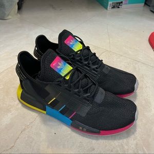 Adidasl NMD_R1 V2 “Tokyo Nights”